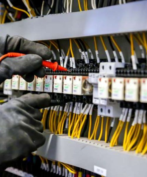 electrical-engineer-768x512-1